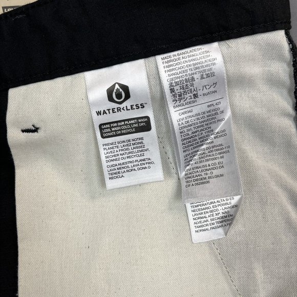 Levis Mens Carrier Cargo Shorts Size 34-36 Black Cotton Casual & Stylish Shorts - Picture 12 of 15